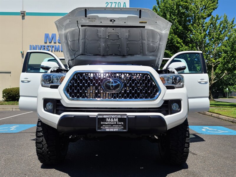 2019 Toyota Tacoma TRD Off-Road DOUBLE CAB 4X4 with CRAWL CONTRL  / LEATHER / NAVIGATION / BLIND SPOT / SUN ROOF / NEW LIFT + TIRES / 12K MLS - Photo 31 - Portland, OR 97217