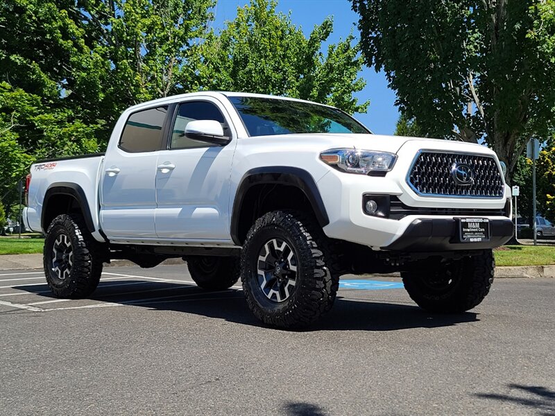 2019 Toyota Tacoma TRD Off-Road DOUBLE CAB 4X4 with CRAWL CONTRL  / LEATHER / NAVIGATION / BLIND SPOT / SUN ROOF / NEW LIFT + TIRES / 12K MLS - Photo 73 - Portland, OR 97217