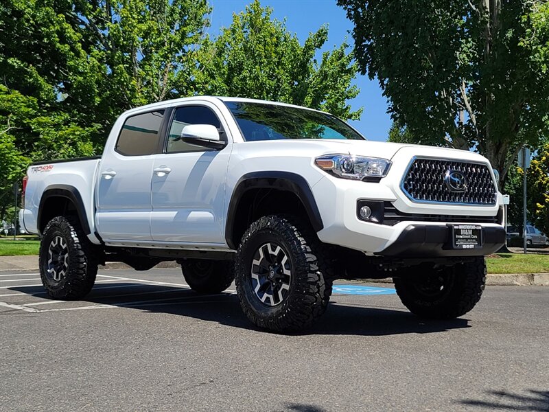 2019 Toyota Tacoma TRD Off-Road DOUBLE CAB 4X4 with CRAWL CONTRL  / LEATHER / NAVIGATION / BLIND SPOT / SUN ROOF / NEW LIFT + TIRES / 12K MLS - Photo 74 - Portland, OR 97217