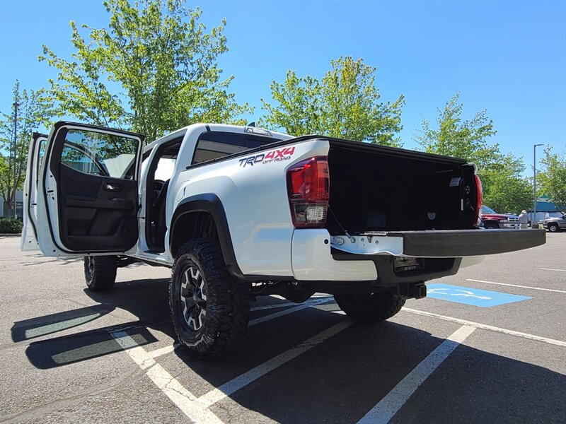 2019 Toyota Tacoma TRD Off-Road DOUBLE CAB 4X4 with CRAWL CONTRL  / LEATHER / NAVIGATION / BLIND SPOT / SUN ROOF / NEW LIFT + TIRES / 12K MLS - Photo 27 - Portland, OR 97217