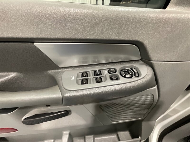 2007 Dodge Ram 2500 SLT BIG HORN 6.7L CUMMINS DIESEL / 59,000 MILES / LONG BED / ZERO RUST - Photo 35 - Gladstone, OR 97027