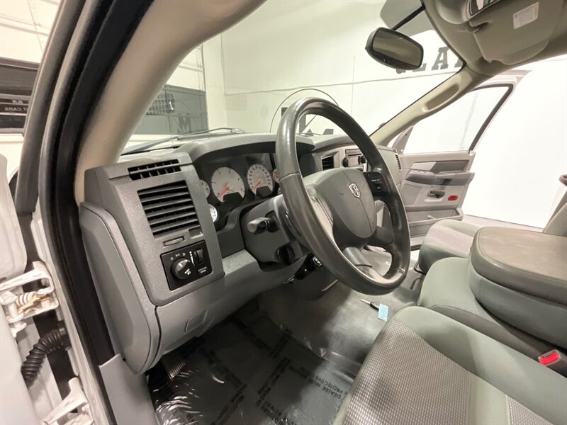 2007 Dodge Ram 2500 SLT BIG HORN 6.7L CUMMINS DIESEL / 59,000 MILES / LONG BED / ZERO RUST - Photo 37 - Gladstone, OR 97027