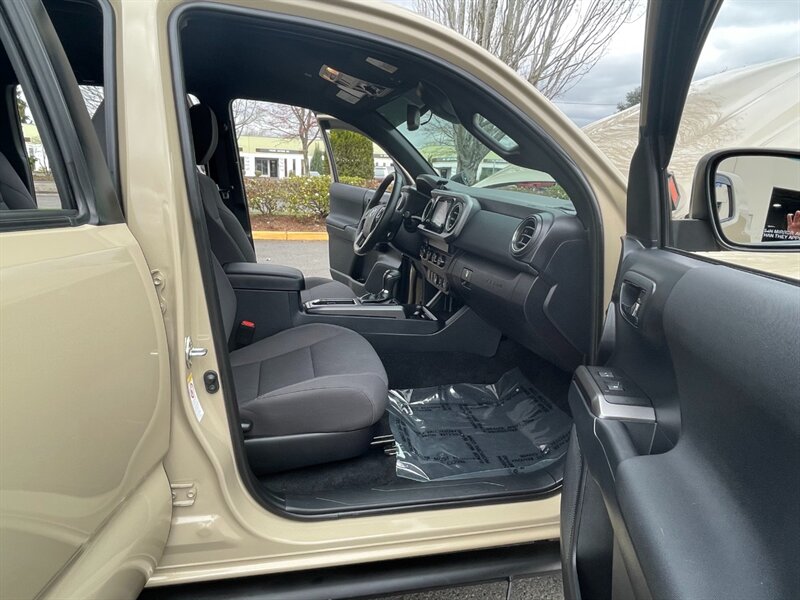 2019 Toyota Tacoma TRD Off-Road 4x4 1-Owner Double Cab 18Kmiles TRD   - Photo 17 - Portland, OR 97217