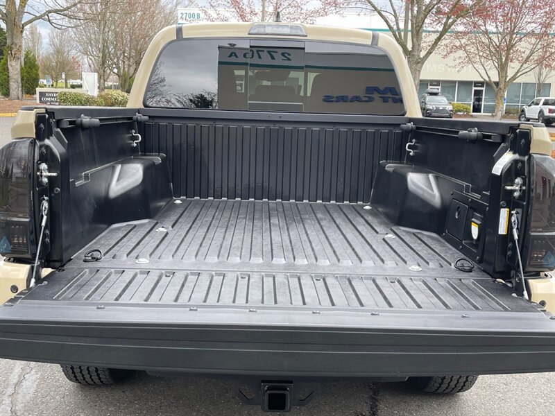 2019 Toyota Tacoma TRD Off-Road 4x4 1-Owner Double Cab 18Kmiles TRD   - Photo 11 - Portland, OR 97217