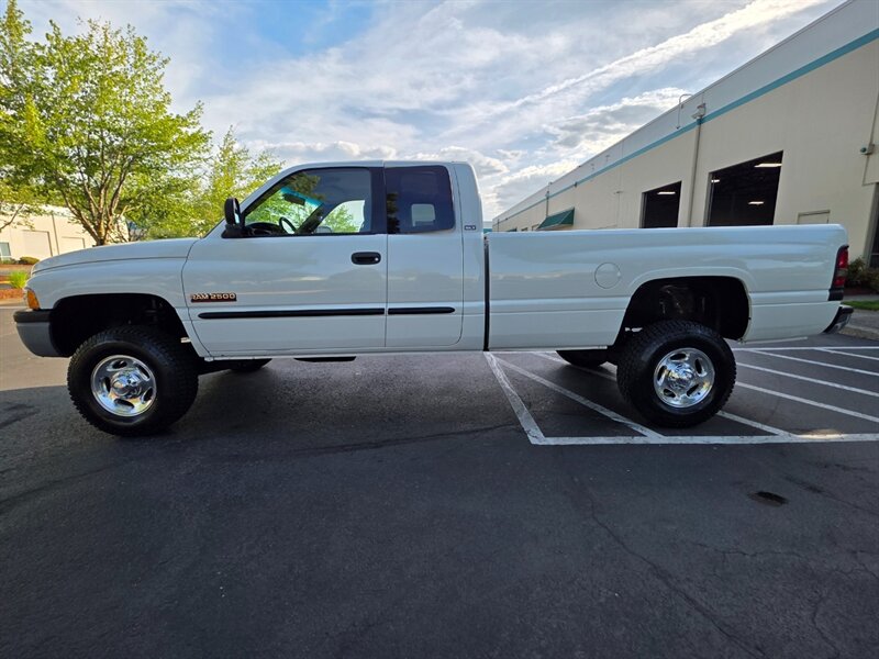 2001 Dodge Ram 2500 4X4 / 5.9L CUMMINS DIESEL / LONG BED / 45K MILES  / NEW TIRES / 1-OWNER / Oregon Truck / ZERO RUST / ALL ORIGINAL / LIKE NEW - Photo 3 - Portland, OR 97217