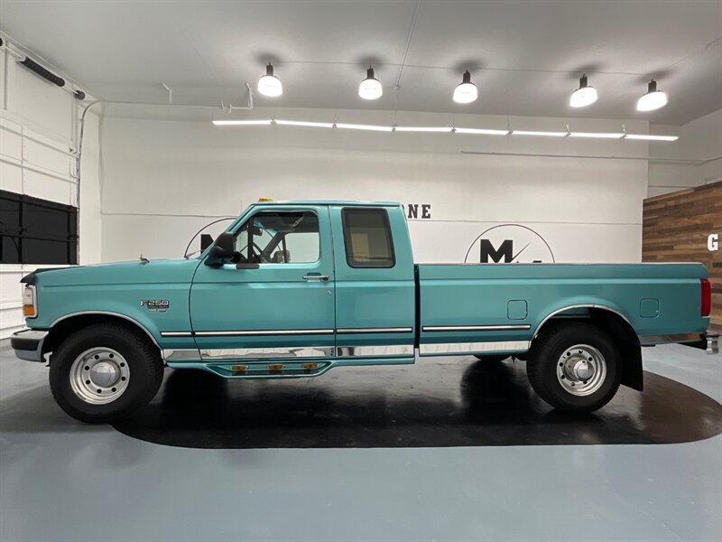 1997 Ford F-250 XLT  / 7.3L DIESEL / 5-SPEED MANUAL / 127K MILES  / LOCAL TRUCK NO RUST - Photo 3 - Gladstone, OR 97027