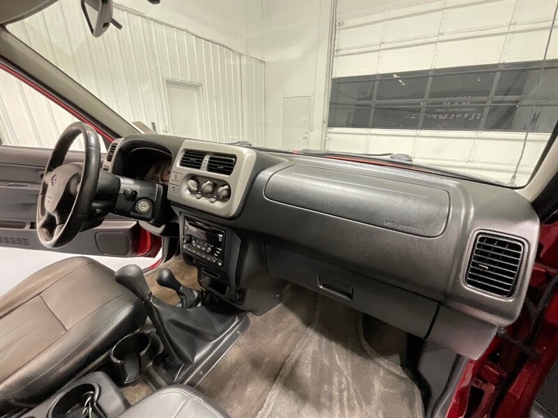 2001 Nissan Frontier SE Crew Cab 4X4 5-SPEED MANUAL /Leather/1-OWNER / TIMING BELT SERVICE ALREADY DONE - Photo 37 - Gladstone, OR 97027