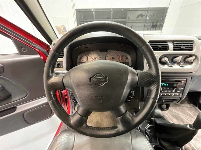 2001 Nissan Frontier SE Crew Cab 4X4 5-SPEED MANUAL /Leather/1-OWNER / TIMING BELT SERVICE ALREADY DONE - Photo 17 - Gladstone, OR 97027