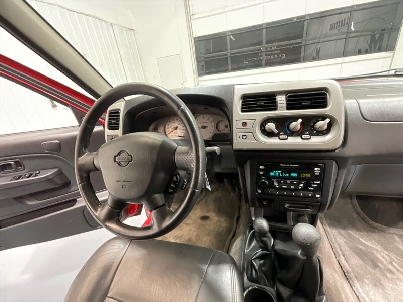 2001 Nissan Frontier SE Crew Cab 4X4 5-SPEED MANUAL /Leather/1-OWNER / TIMING BELT SERVICE ALREADY DONE - Photo 15 - Gladstone, OR 97027