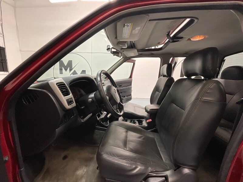 2001 Nissan Frontier SE Crew Cab 4X4 5-SPEED MANUAL /Leather/1-OWNER / TIMING BELT SERVICE ALREADY DONE - Photo 11 - Gladstone, OR 97027