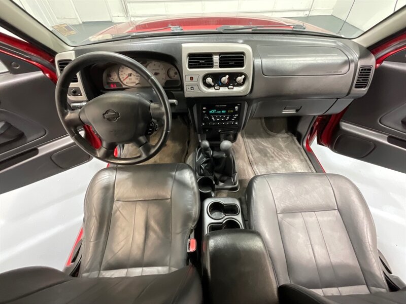 2001 Nissan Frontier SE Crew Cab 4X4 5-SPEED MANUAL /Leather/1-OWNER / TIMING BELT SERVICE ALREADY DONE - Photo 16 - Gladstone, OR 97027