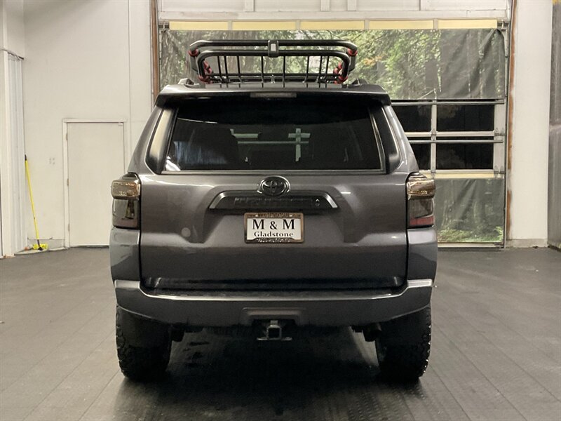 2020 Toyota 4Runner SR5 Premium 4X4 / Leather & Heated Seats / LIFTED  BRAND NEW LIFT KIT w/ NEW BF GOODRICH TIRES & NEW TRD TOYOTA WHEELS / NEW LUGGAGE RACK / SHARP & CLEAN !! - Photo 6 - Gladstone, OR 97027