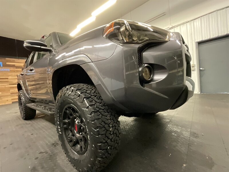 2020 Toyota 4Runner SR5 Premium 4X4 / Leather & Heated Seats / LIFTED  BRAND NEW LIFT KIT w/ NEW BF GOODRICH TIRES & NEW TRD TOYOTA WHEELS / NEW LUGGAGE RACK / SHARP & CLEAN !! - Photo 10 - Gladstone, OR 97027