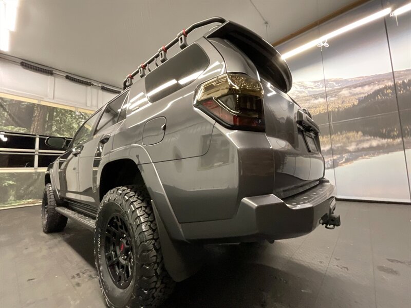 2020 Toyota 4Runner SR5 Premium 4X4 / Leather & Heated Seats / LIFTED  BRAND NEW LIFT KIT w/ NEW BF GOODRICH TIRES & NEW TRD TOYOTA WHEELS / NEW LUGGAGE RACK / SHARP & CLEAN !! - Photo 11 - Gladstone, OR 97027