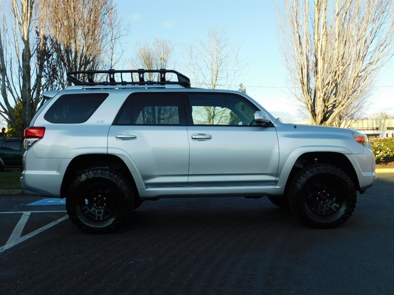 2013 Toyota 4Runner SR5 4X4 / 3RD ROW SEAT / 1-Owner / LIFTED LIFTED