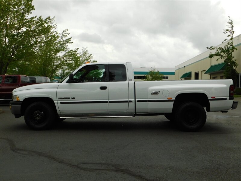 1999 Dodge Ram 3500 Laramie DUALLY / 1-TON / V10 /  2WD / 96,000 MILES   - Photo 3 - Portland, OR 97217