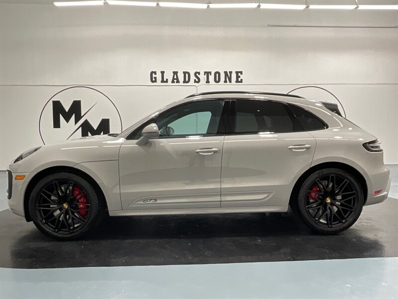 2023 Porsche Macan GTS Sport utility AWD / V6 Twin Turbo/ 1,900 MILES  / Panoramic Sunroof - Photo 3 - Gladstone, OR 97027