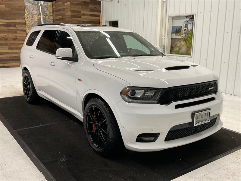 2018 Dodge Durango SRT Sport Utility AWD / 6.4L V8 HEMI MDS / 3RD ROW  / Sunroof / Navigation & Camera / Performance Hood / 47,000 MILES - Photo 2 - Gladstone, OR 97027