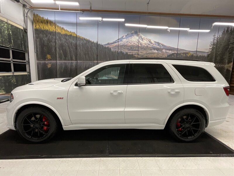 2018 Dodge Durango SRT Sport Utility AWD / 6.4L V8 HEMI MDS / 3RD ROW  / Sunroof / Navigation & Camera / Performance Hood / 47,000 MILES - Photo 3 - Gladstone, OR 97027