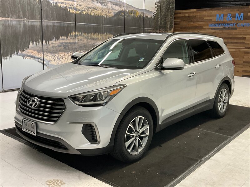 2017 Hyundai Santa Fe SE Sport Utility AWD / 3.3L V6 / 3RD ROW SEAT  / LOCAL SUV / Backup Camera / Excel Cond - Photo 1 - Gladstone, OR 97027