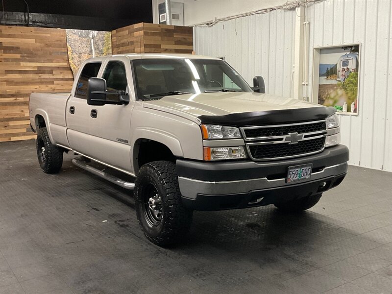 2007 Chevrolet Silverado 2500 LT Crew Cab 4X4 /6.0L V8 Gas / LONG BED / 93K MILE  LONG BED / LOCAL TRUCK / RUST FREE / SHARP & CLEAN !! - Photo 2 - Gladstone, OR 97027