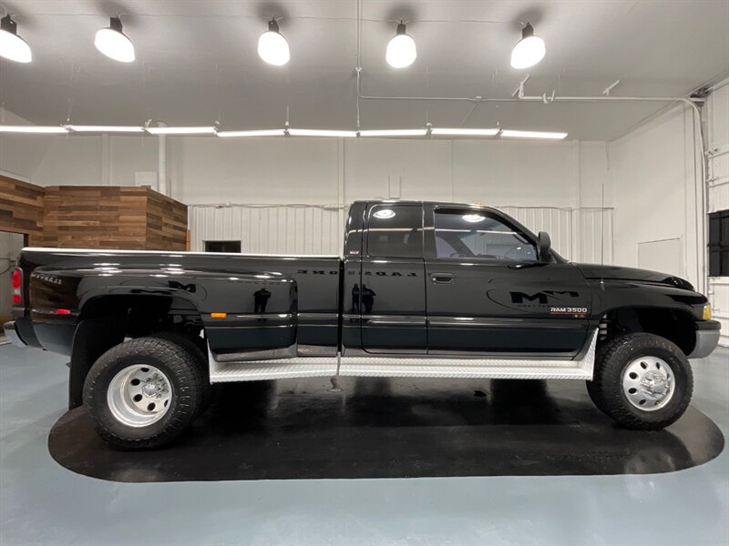 2001 Dodge Ram 3500 Laramie 4X4 / DUALLY / 5.9L DIESEL / 125K MILES  / LOCAL TRUCK NO RUST - Photo 4 - Gladstone, OR 97027