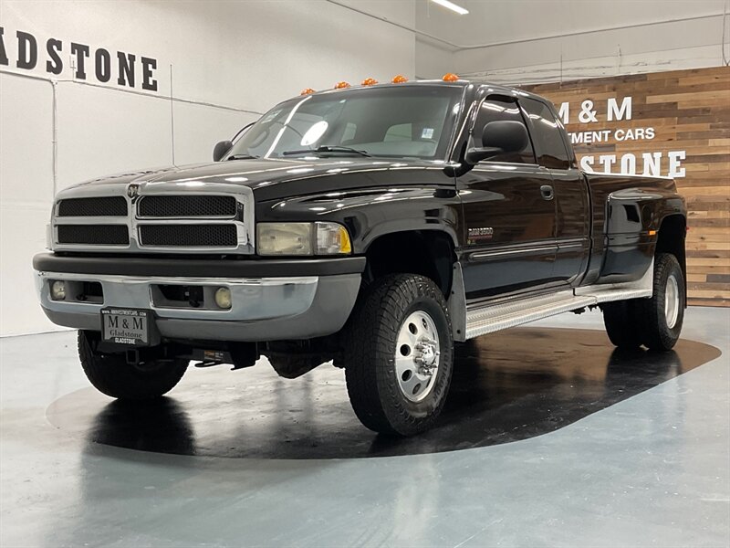 2001 Dodge Ram 3500 Laramie 4X4 / DUALLY / 5.9L DIESEL / 125K MILES  / LOCAL TRUCK NO RUST - Photo 1 - Gladstone, OR 97027