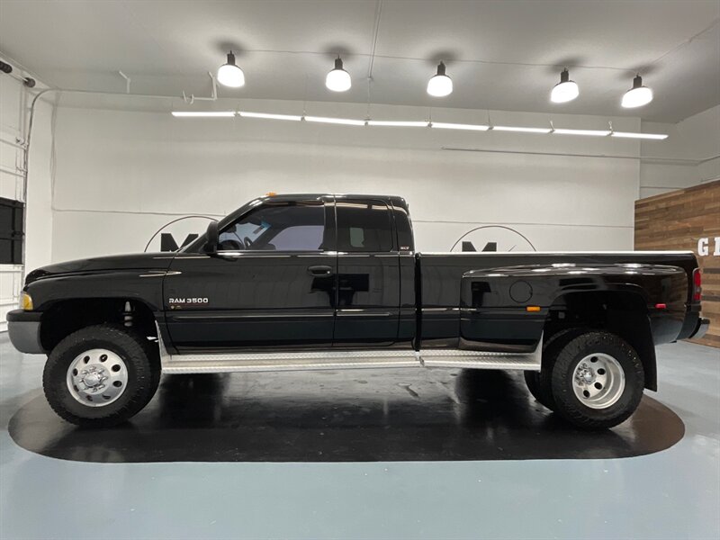 2001 Dodge Ram 3500 Laramie 4X4 / DUALLY / 5.9L DIESEL / 125K MILES  / LOCAL TRUCK NO RUST - Photo 3 - Gladstone, OR 97027