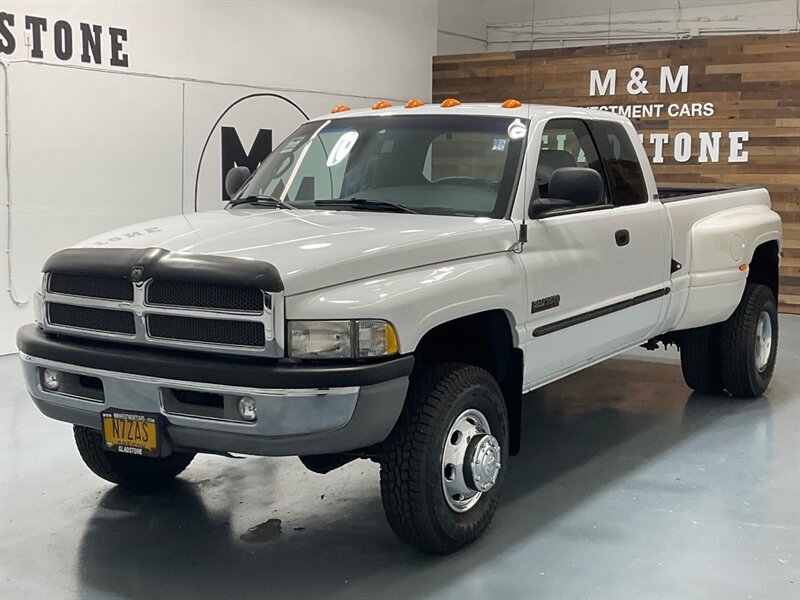 2000 Dodge Ram 3500 Laramie 4X4/ 5.9L DIESEL /DUALLY/ 6-SPEED MANUAL  / LOCAL TRUCK w. ZERO RUST / ONLY 96,000 MILES - Photo 1 - Gladstone, OR 97027