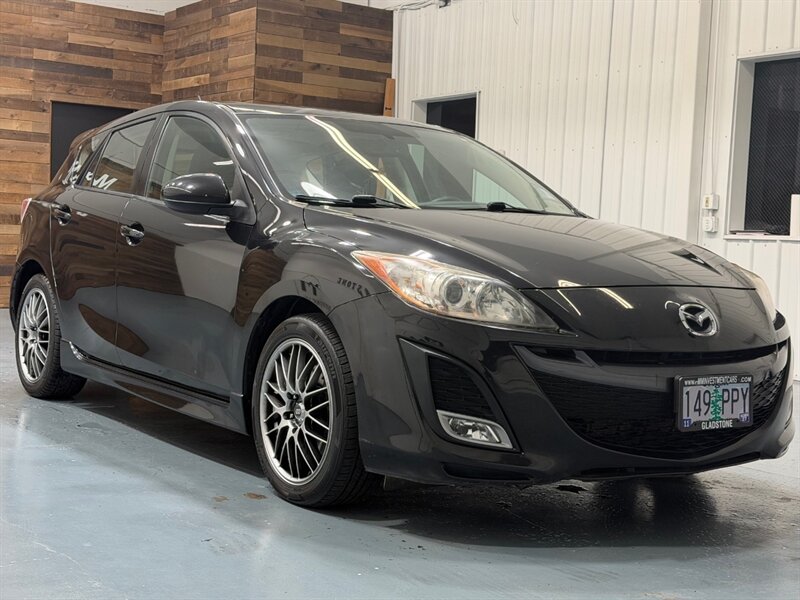 2010 Mazda MAZDA3 S Sport Hatchback / 2.5L 4Cyl / ONLY 87,000 MILES  / LOCAL CAR / RUST FREE - Photo 2 - Gladstone, OR 97027