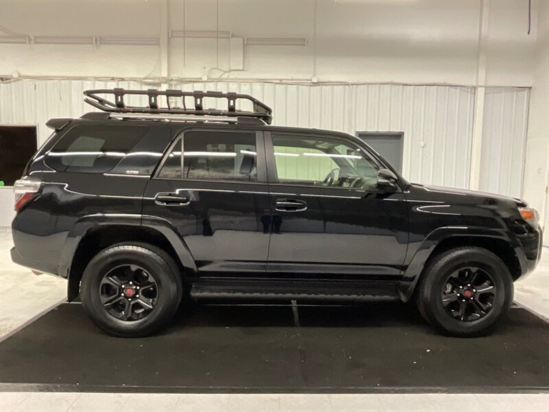 2021 Toyota 4Runner SR5 Premium 4X4 / Leather & Heated Seats /NEW TIRE  / LUGGAGE RACK / NEW WHEELS & TIRES / Excel Cond - Photo 4 - Gladstone, OR 97027