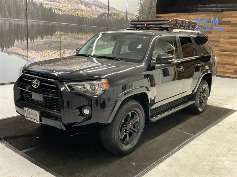 2021 Toyota 4Runner SR5 Premium 4X4 / Leather & Heated Seats /NEW TIRE  / LUGGAGE RACK / NEW WHEELS & TIRES / Excel Cond - Photo 1 - Gladstone, OR 97027