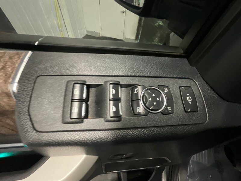 2017 Ford F-350 Super Duty Lariat 4X   - Photo 43 - Gladstone, OR 97027