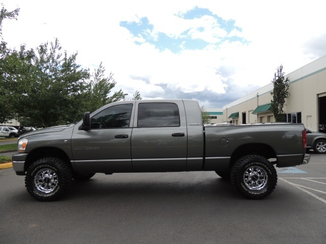 2006 Dodge Ram 3500 MEGA CAB / 4X4 / 5.9L CUMMINS DIESEL / 1-TON   - Photo 3 - Portland, OR 97217