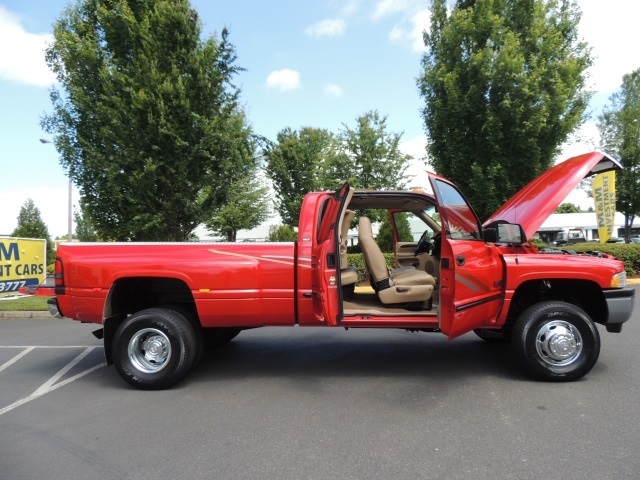 2001 Dodge Ram 3500 Laramie/ 4X4 / DUALLY / 1-TON/ 5.9L Cummins DieseL   - Photo 17 - Portland, OR 97217