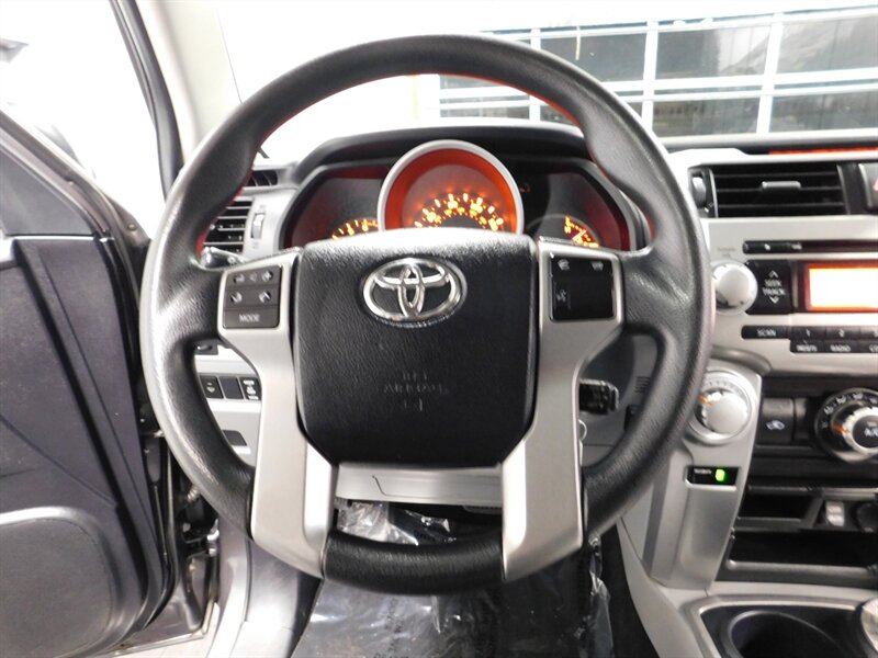 2013 Toyota 4Runner SR5 Premium 4X4 / 3R   - Photo 33 - Gladstone, OR 97027