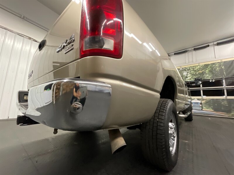 2004 Dodge Ram 2500 SLT 4X4 / 5.9L CUMMINS DIESEL / 5-SPEED MANUAL   - Photo 12 - Gladstone, OR 97027