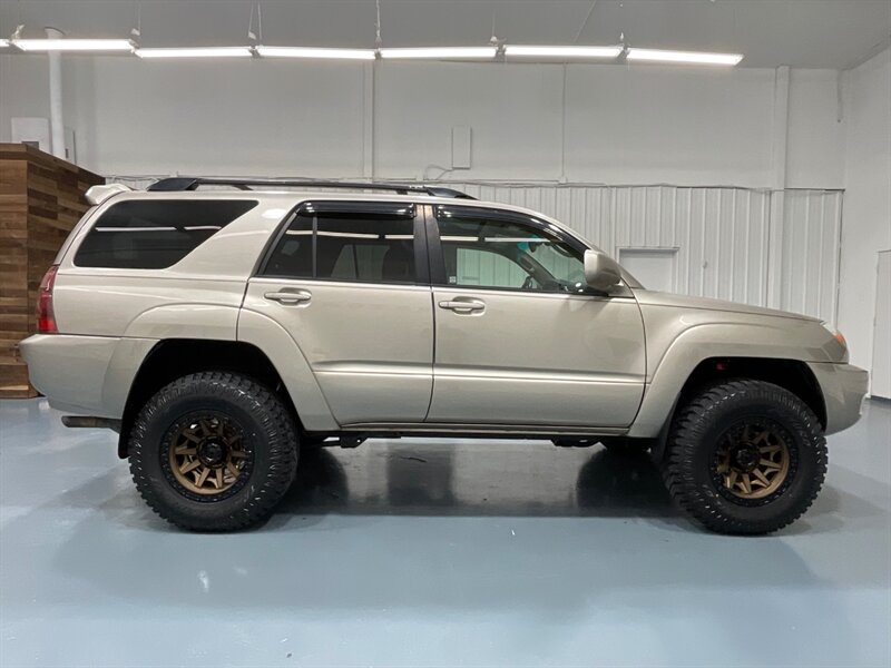 2005 Toyota 4Runner Limited 4X4 / V6 / LIFTED w. NEW WHEELS & TIRES  / Leather Heated Seats / Sunroof / Differential Locks - Photo 4 - Gladstone, OR 97027