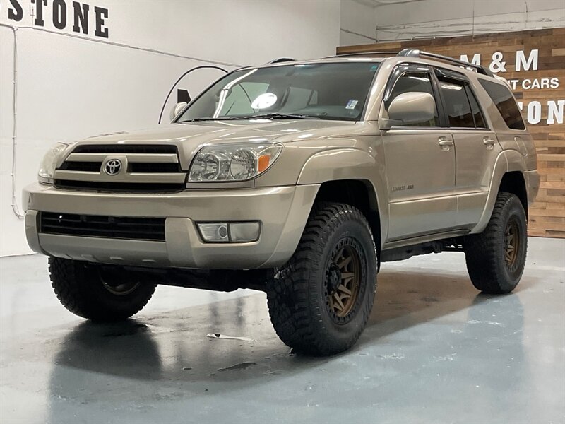 2005 Toyota 4Runner Limited 4X4 / V6 / LIFTED w. NEW WHEELS & TIRES  / Leather Heated Seats / Sunroof / Differential Locks - Photo 1 - Gladstone, OR 97027