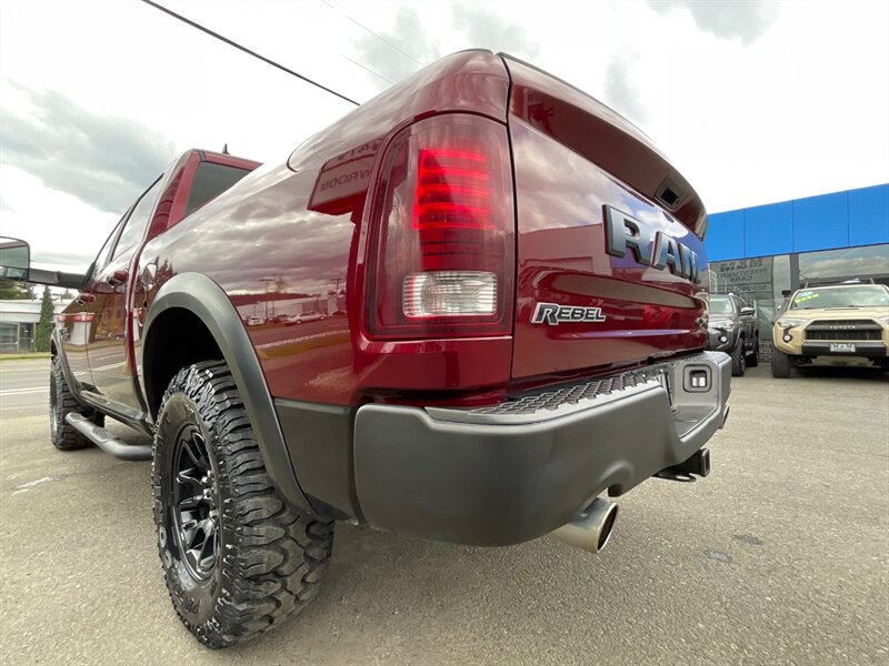 2018 RAM 1500 Rebel Crew Cab 4X4 / 5.7L V8 Hemi / Leather Heated  /LIFTED w. BRAND NEW WHEELS & TIRES / Navigation / ONLY 48,000 MILES - Photo 10 - Gladstone, OR 97027