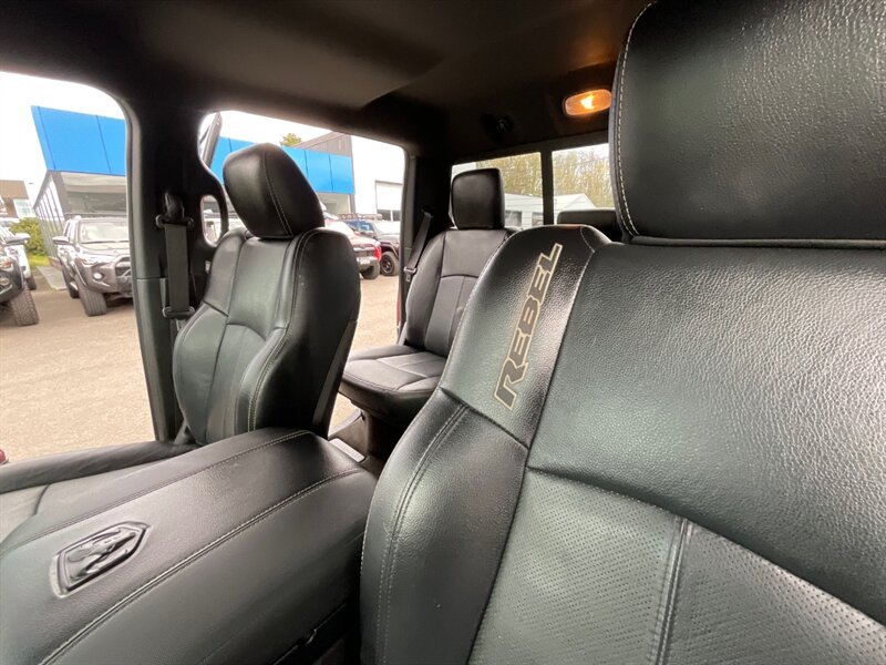 2018 RAM 1500 Rebel Crew Cab 4X4 / 5.7L V8 Hemi / Leather Heated  /LIFTED w. BRAND NEW WHEELS & TIRES / Navigation / ONLY 48,000 MILES - Photo 13 - Gladstone, OR 97027