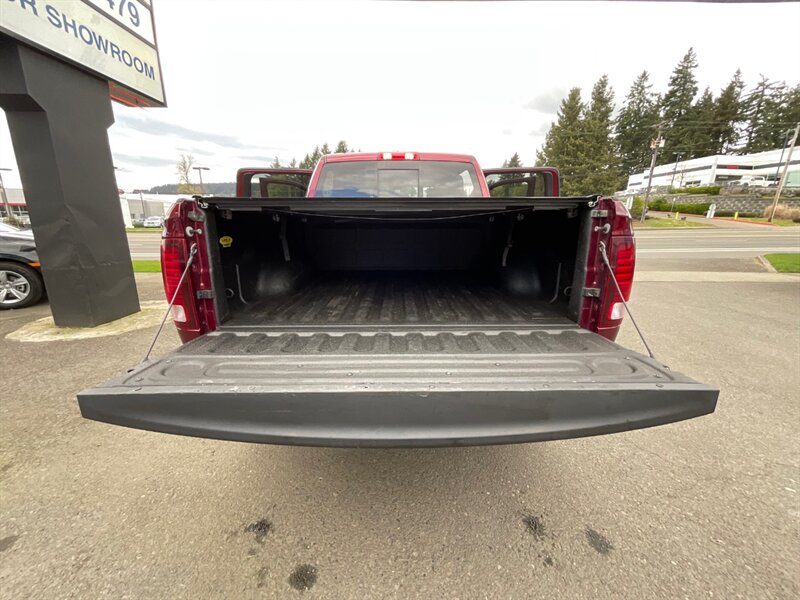 2018 RAM 1500 Rebel Crew Cab 4X4 / 5.7L V8 Hemi / Leather Heated  /LIFTED w. BRAND NEW WHEELS & TIRES / Navigation / ONLY 48,000 MILES - Photo 39 - Gladstone, OR 97027