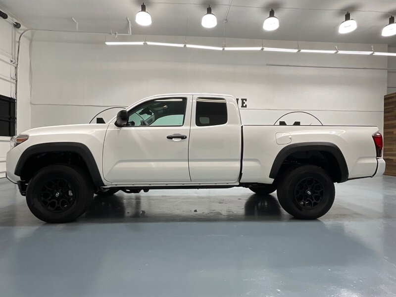 2021 Toyota Tacoma SR V6 / 4X4 / LONG BED / ONE OWNER / LIKE NEW  / LOCAL NO RUST / 8K MILES ONLY - Photo 3 - Gladstone, OR 97027
