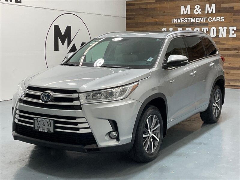 2017 Toyota Highlander XLE Hybrid AWD / 3rd Row Seat / 1-OWNER  / Leather Heated Seats / Sunroof - Photo 69 - Gladstone, OR 97027