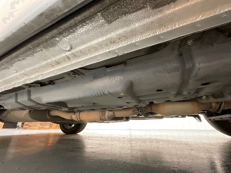 2017 Toyota Highlander XLE Hybrid AWD / 3rd Row Seat / 1-OWNER  / Leather Heated Seats / Sunroof - Photo 62 - Gladstone, OR 97027