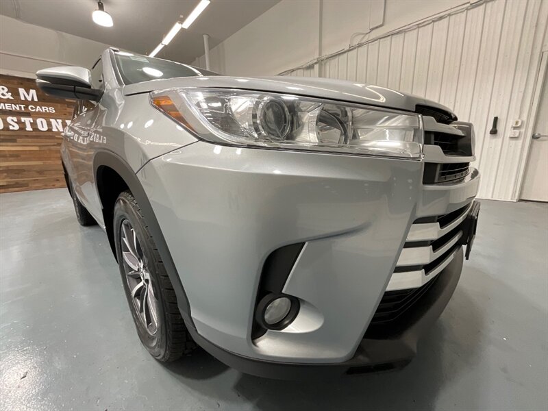 2017 Toyota Highlander XLE Hybrid AWD / 3rd Row Seat / 1-OWNER  / Leather Heated Seats / Sunroof - Photo 64 - Gladstone, OR 97027