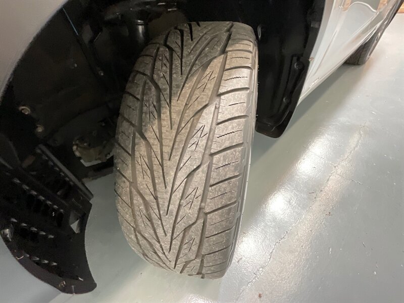 2017 Toyota Highlander XLE Hybrid AWD / 3rd Row Seat / 1-OWNER  / Leather Heated Seats / Sunroof - Photo 24 - Gladstone, OR 97027