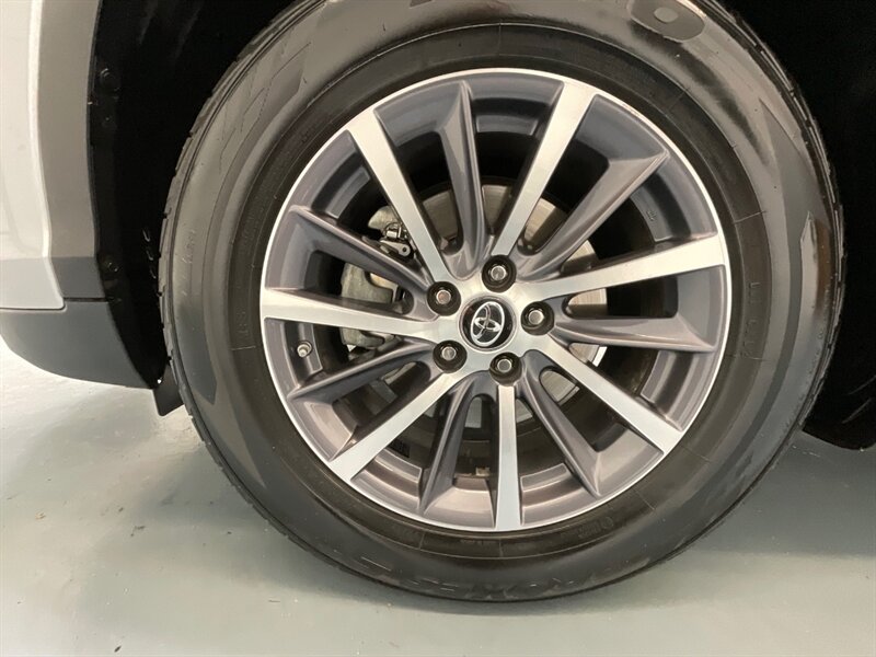 2017 Toyota Highlander XLE Hybrid AWD / 3rd Row Seat / 1-OWNER  / Leather Heated Seats / Sunroof - Photo 57 - Gladstone, OR 97027