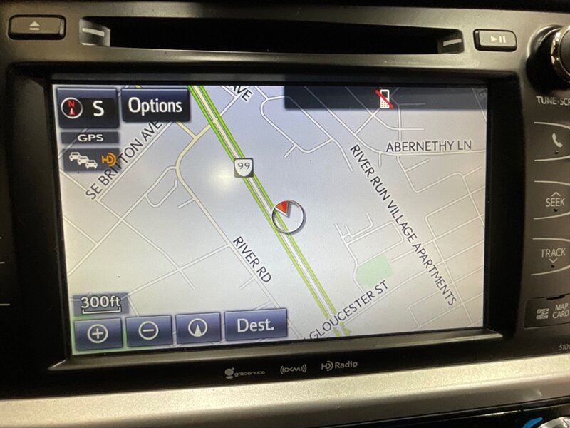 2017 Toyota Highlander XLE Hybrid AWD / 3rd Row Seat / 1-OWNER  / Leather Heated Seats / Sunroof - Photo 21 - Gladstone, OR 97027