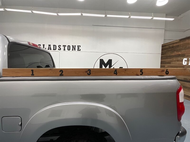 2006 Toyota Tundra SR5 Double Cab 4X4 / 4.7L V8 / 1-OWNER / ZERO RUST  / FRESH TIMING BELT SERVICE DONE / BRAND NEW TIRES / LOCAL OREGON TRUCK - Photo 9 - Gladstone, OR 97027